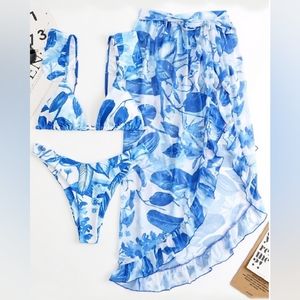 EOC STYLE, Blues and white floral bikini set with cover up skirt. Size Large
